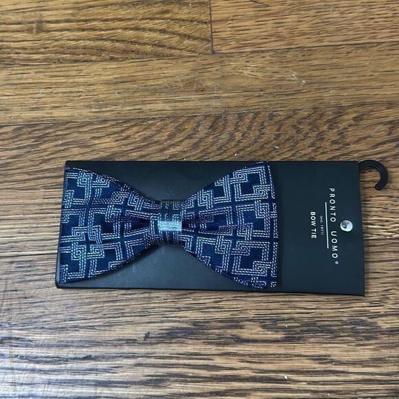 NWT Pronto Uomo‎ Mens Blue Geometric Bow Tie - Picture 1 of 5